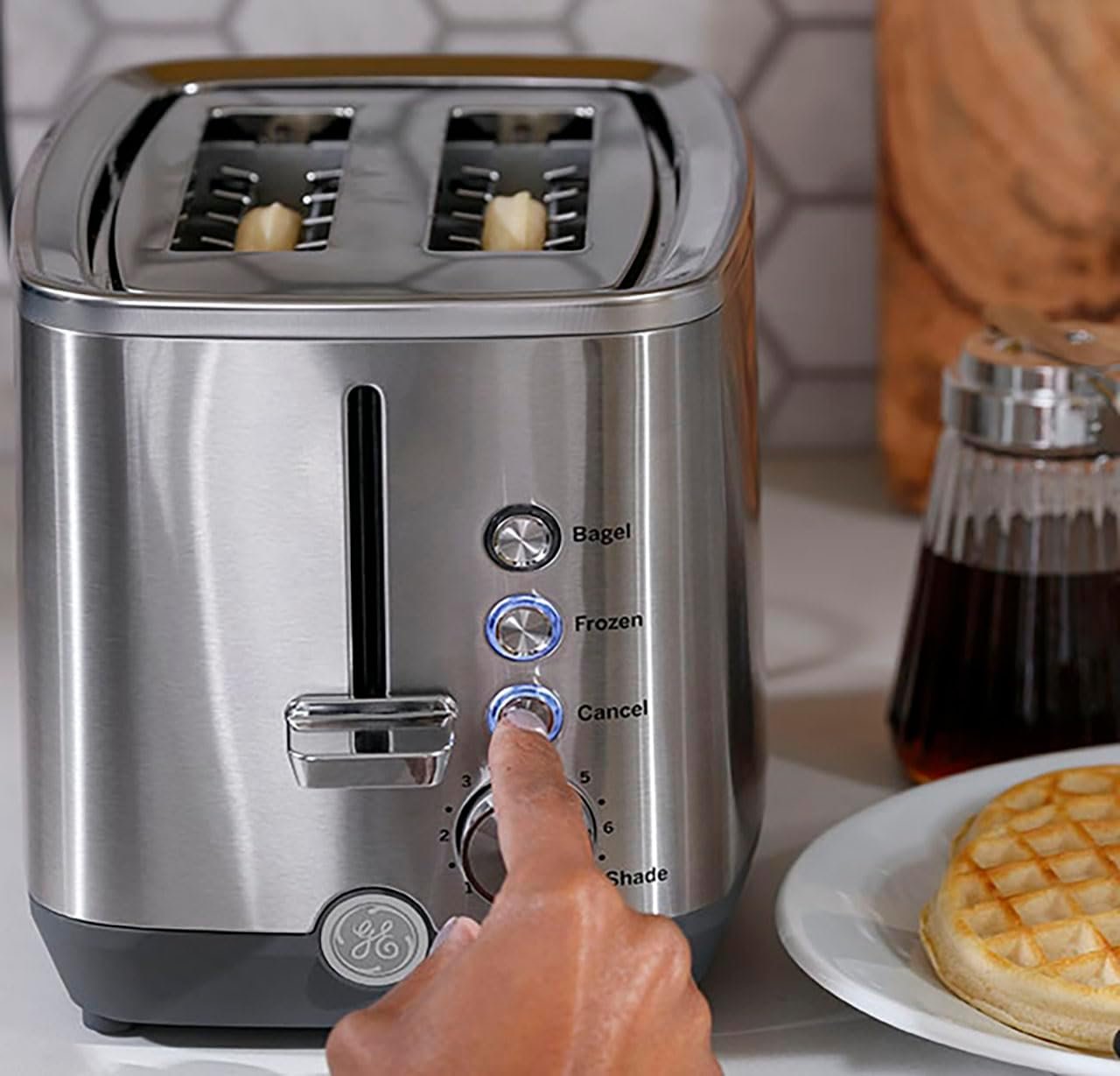 GE 2 Slice Stainless Steel Toaster, Extra Wide Slots for Toasting Bagels, Breads, Waffles & More, 7 Adjustable Shade Settings, Removable Crumb Tray, Countertop Kitchen Essentials, 850 Watts - Image 3